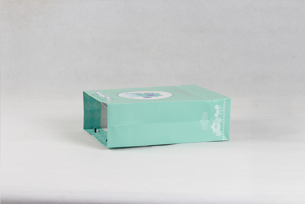 gerden中號(hào)精美禮品白卡紙袋定制 gerden中號(hào)精美禮品白卡紙袋定制