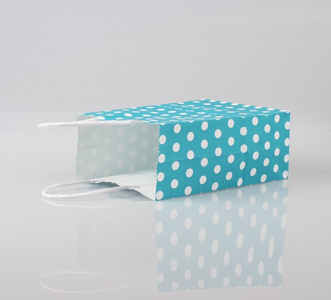 紙袋定制和公版紙袋如何選擇,看網友們怎么說? 紙袋定制和公版紙袋如何選擇,看網友們怎么說?